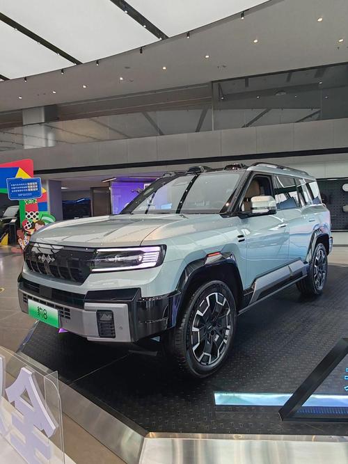 成都269比亚迪方程豹硬派越野的爆款，英菲尼迪35周年与你共成长